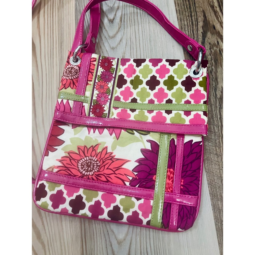 NWOT Vera Bradley Quilted Pink Floral Hello Dahlia Print Flipster Crossbody Bag - Picture 2 of 6